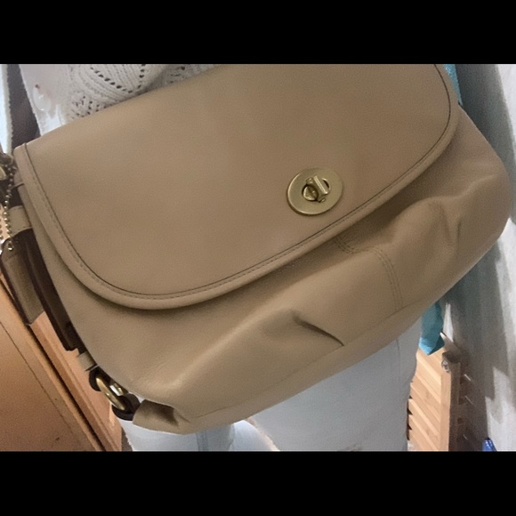 Coach Handbags - ⭐️ ♥️✅ COACH boutique vintage find VGUC